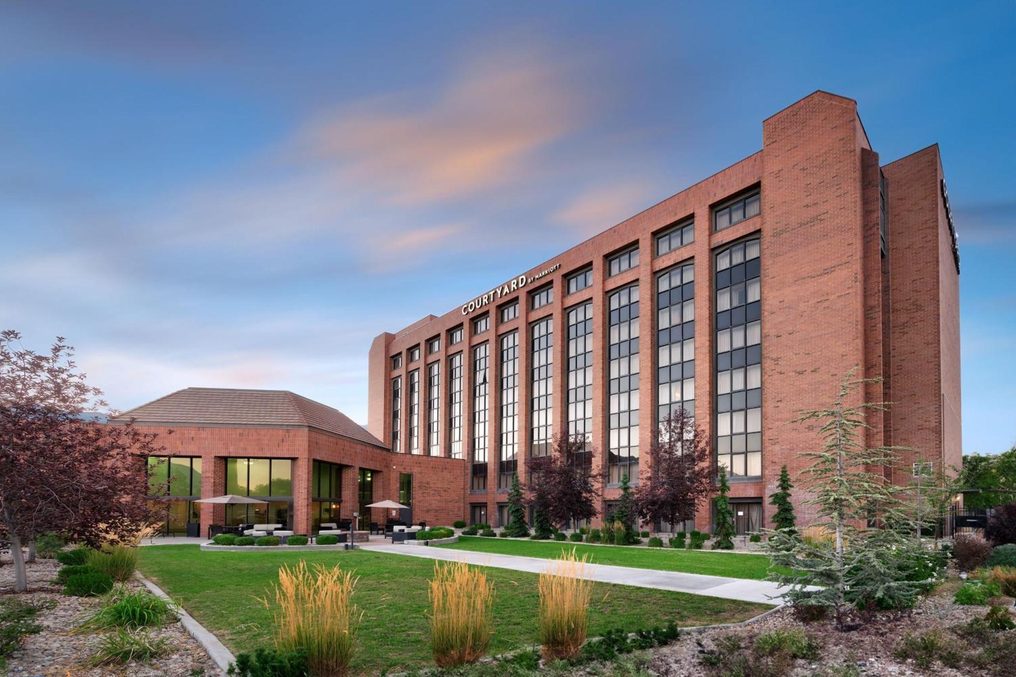 Courtyard By Marriott Ogden Hotel Exterior photo